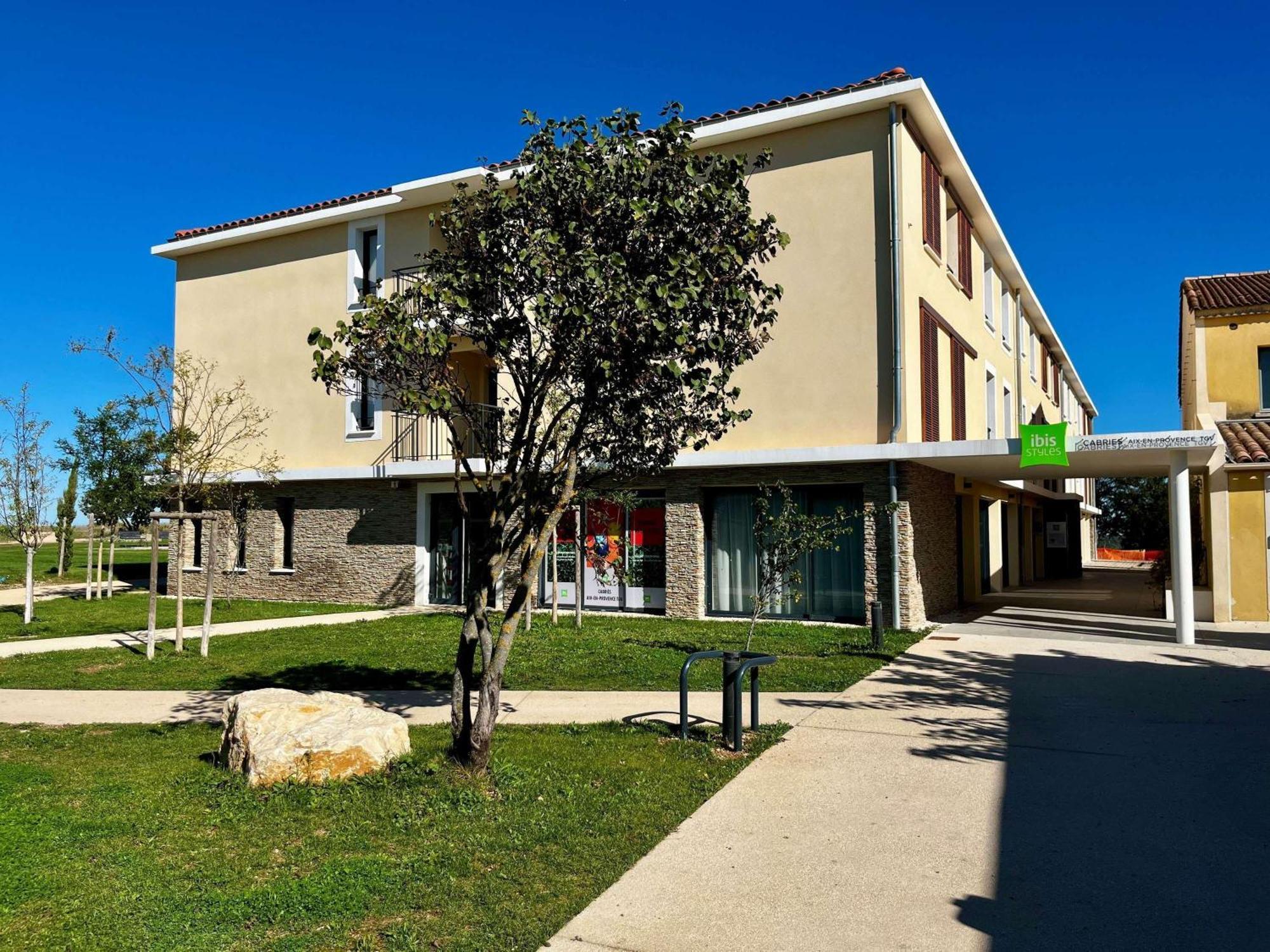 Отель Ibis Styles Cabries Aix-En-Provence Tgv Экстерьер фото