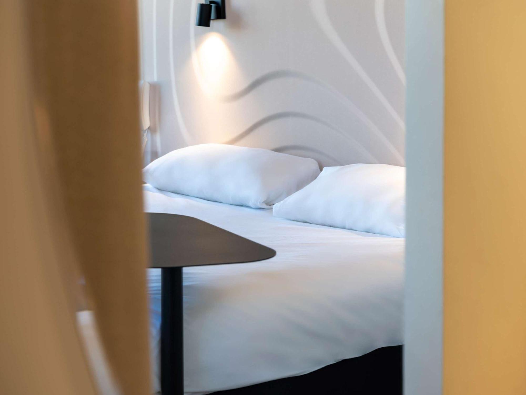 Отель Ibis Styles Cabries Aix-En-Provence Tgv Экстерьер фото